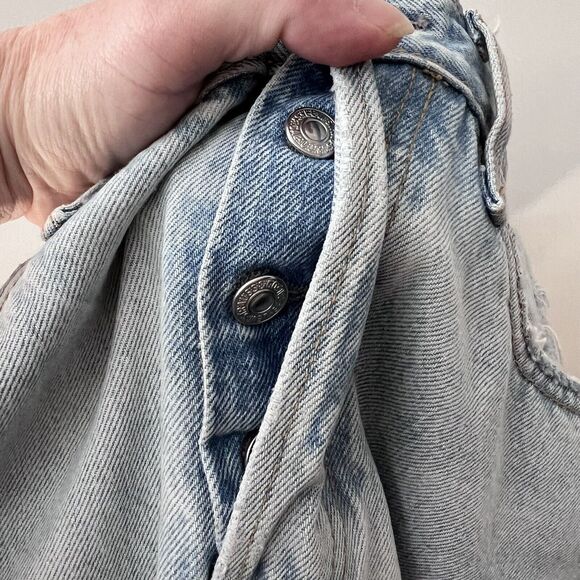 LEVI's Jeans Women's Size 30 Distressed Faded Button Fly Crop Fit Light Wash - Picture 9 of 13
